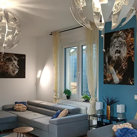 Casatua - Golden Lion - Parkplatz - Sport - Messe