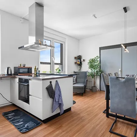 Casatua - Parkplatz - Tischfussball - Dart - Messe - Wifi - Kueche Wuppertal