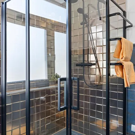 Casatua - Parkplatz - Tischfussball - Dart - Messe - Wifi - Küche Apartment *