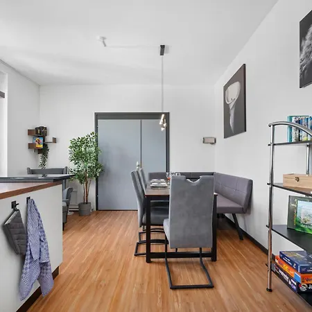 Casatua - Parkplatz - Tischfussball - Dart - Messe - Wifi - Kueche * Wuppertal