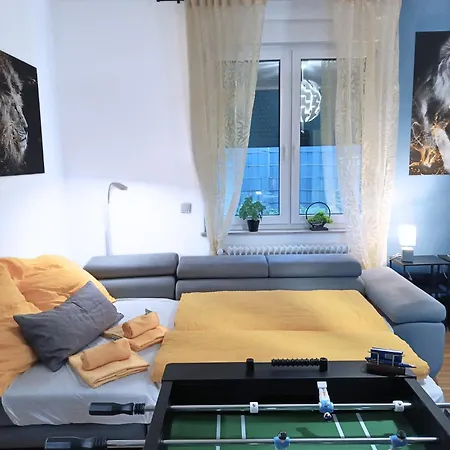 Casatua - Parkplatz - Tischfussball - Dart - Messe - Wifi - Kueche *